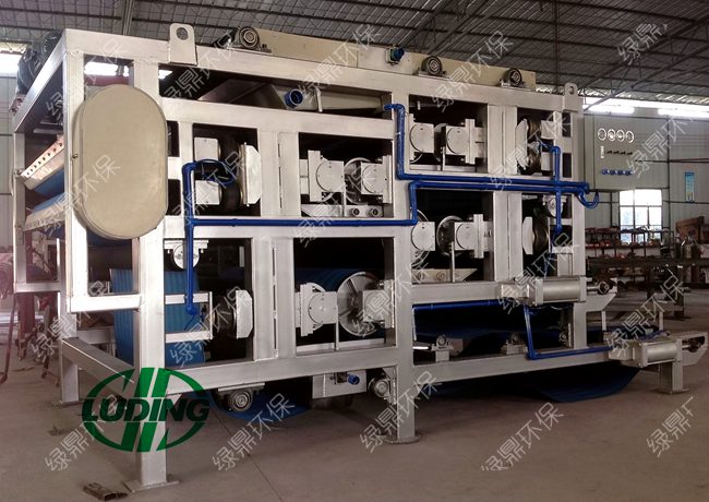 挤压式榨汁机 1